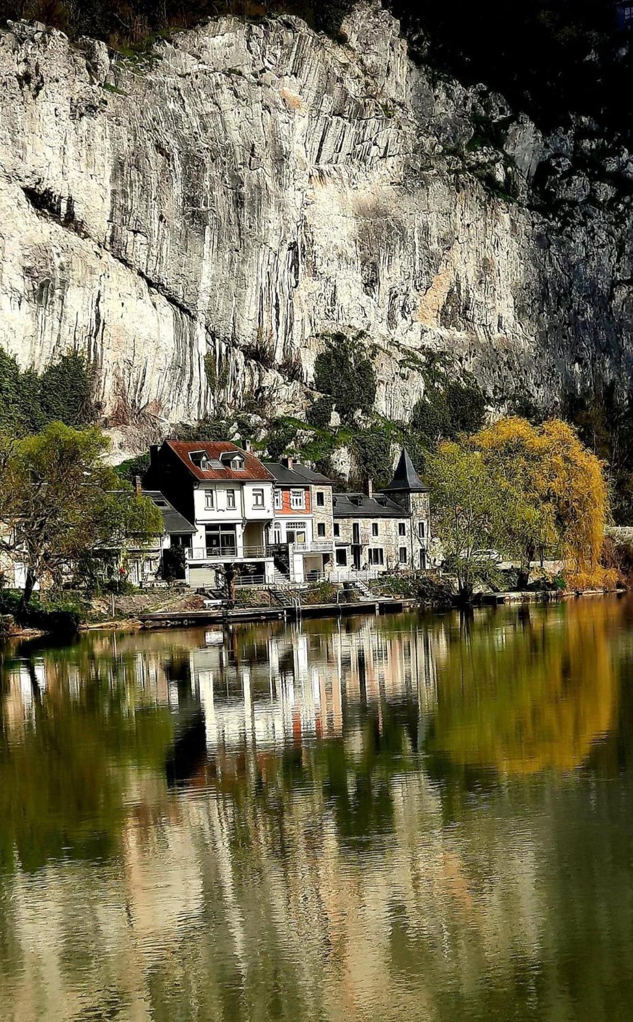 Villa Pieds Dans L'Eau Private Wellness Bordure De Meuse Lustin Esterno foto