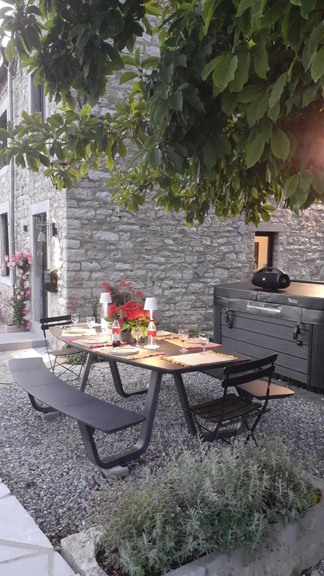 Villa Pieds Dans L'Eau Private Wellness Bordure De Meuse Lustin Esterno foto