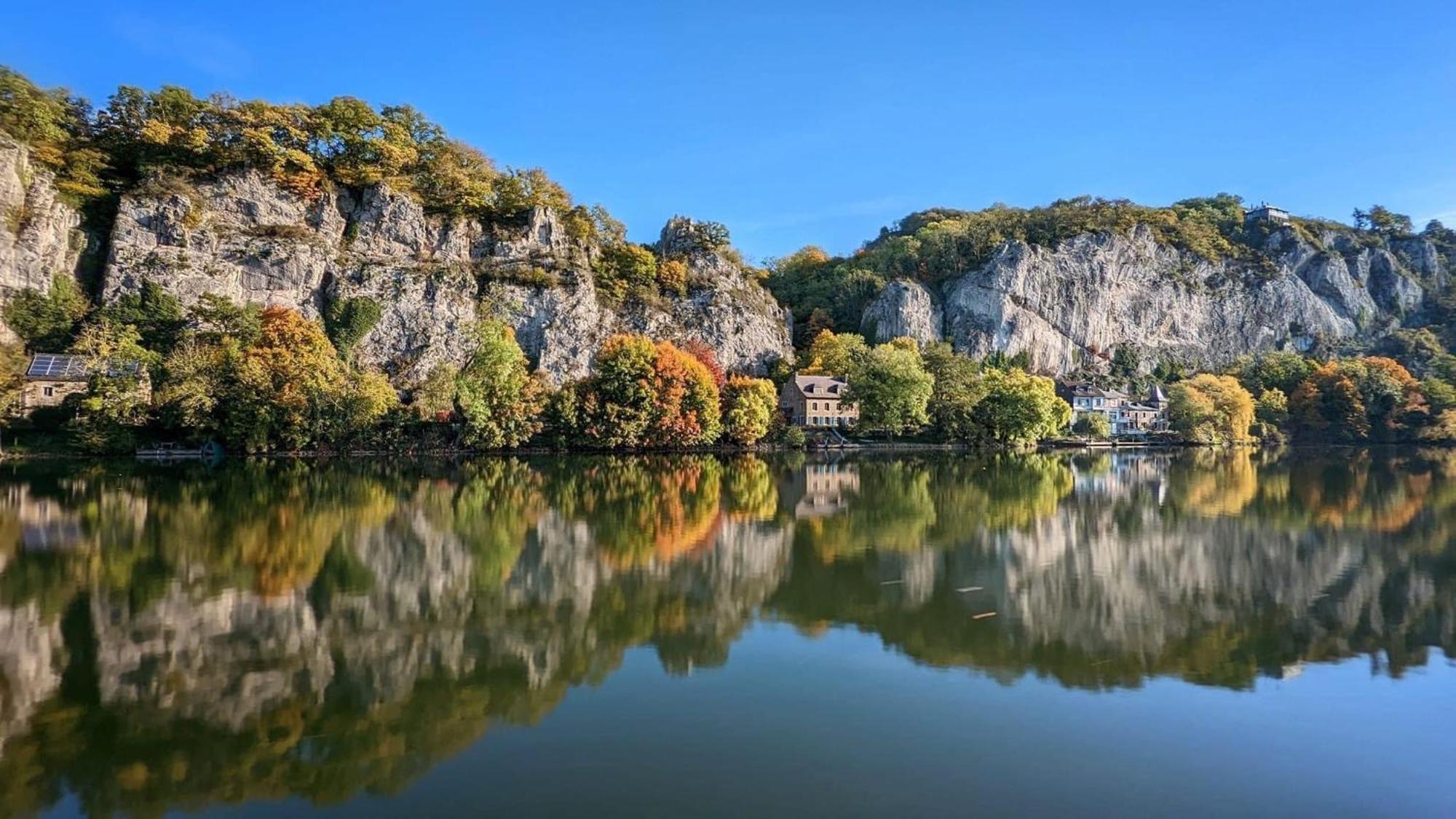 Villa Pieds Dans L'Eau Private Wellness Bordure De Meuse Lustin Esterno foto